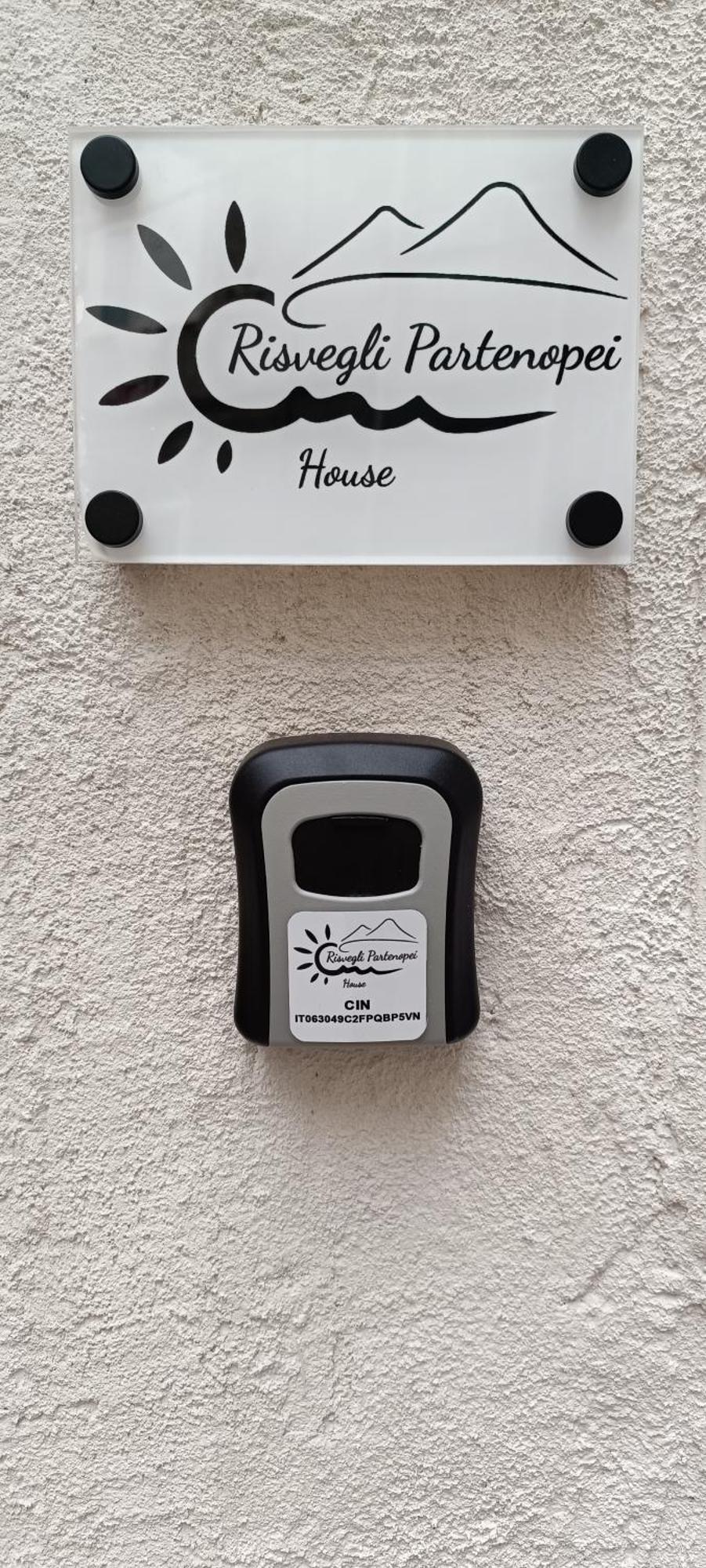 Risvegli Partenopei House Napoli Esterno foto